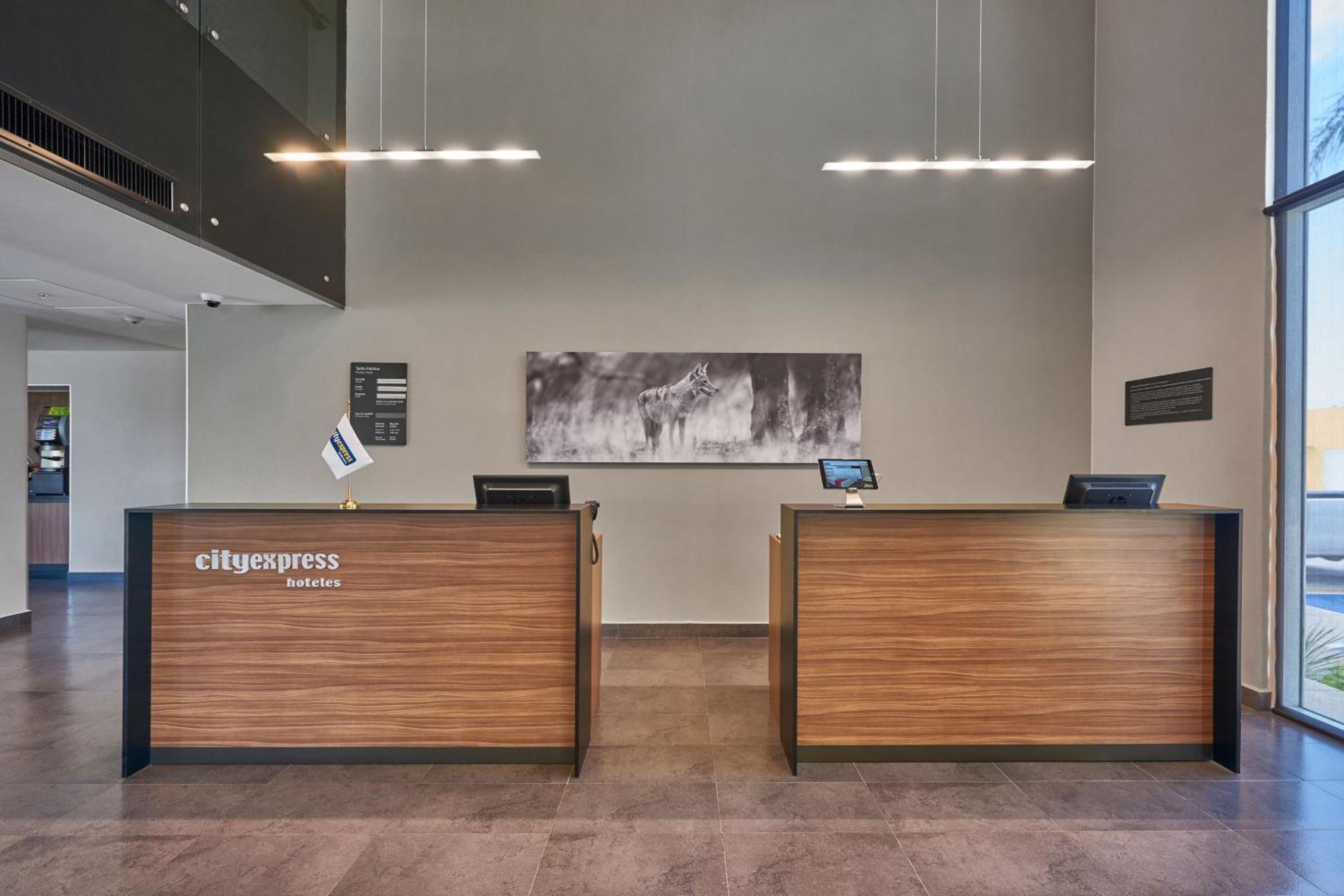 City Express By Marriott Hermosillo Expo Bagian luar foto