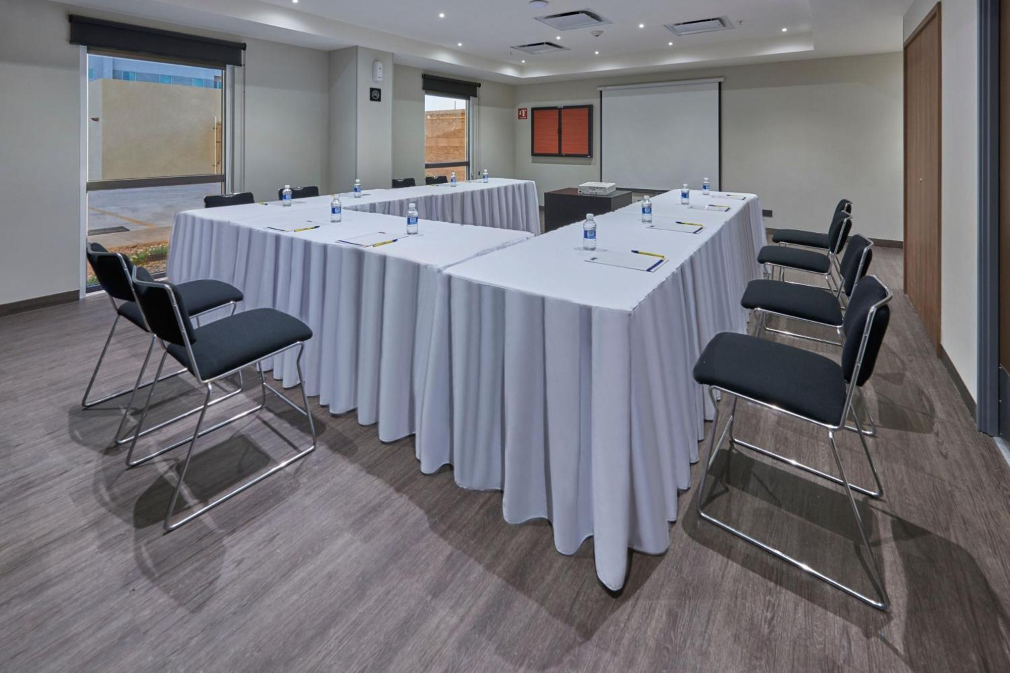 City Express By Marriott Hermosillo Expo Bagian luar foto